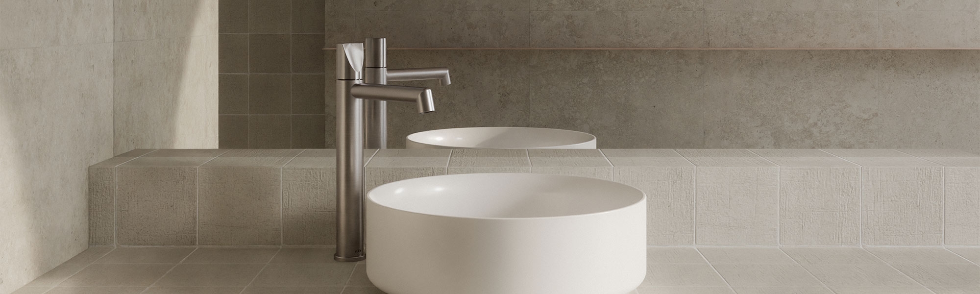 Robinet de lavabo surélevé de la collection Moon de Rubi